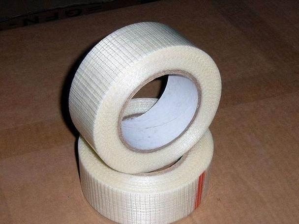 Fiber lent istehsalçıları sizi fiberglas lentinin xüsusiyyətləri və üstünlükləri ilə tanış edir