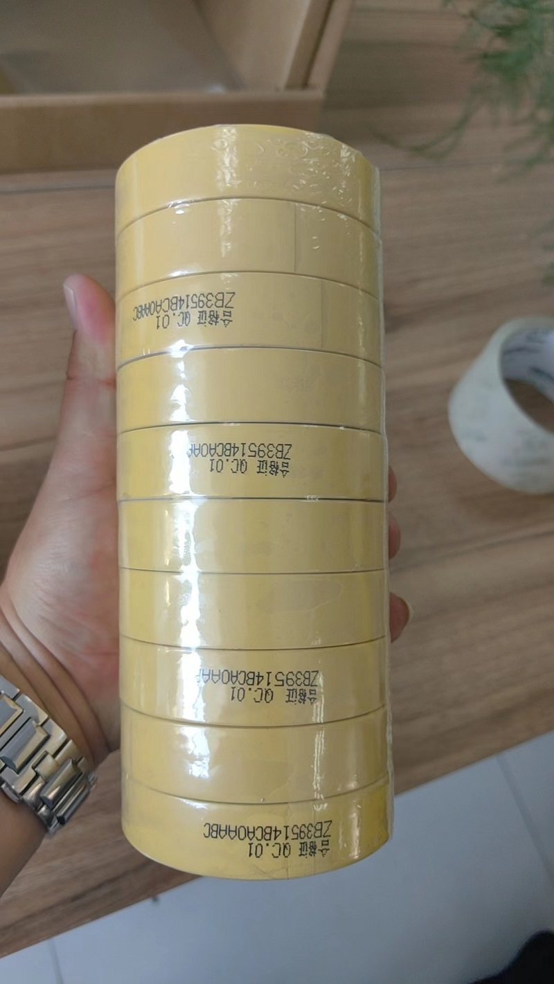 Zolaqlı maska ​​lentinin əsas təsiri daxildir
